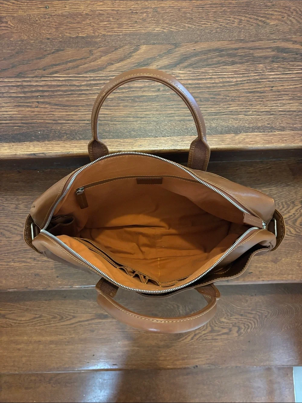 Men's Leather Duffel Bag in Tan - Classic Travel Tote